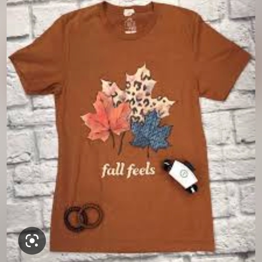 NWT Haute Mess “Fall Feels” Leaves Tee
